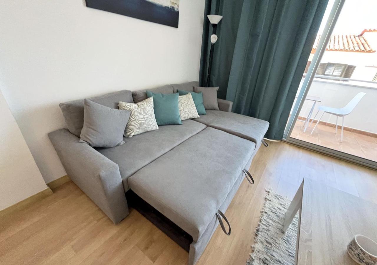 2-Bedroom Brand New Apartment Steps From The Beach Llança Exterior foto